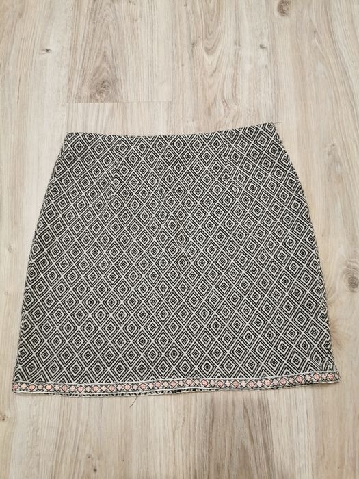 Spódnica mini w symetryczny wzór rozmiar XL