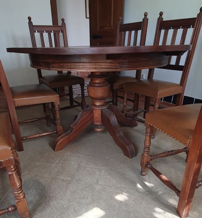 Mesa de sala de jantar e 6 cadeiras