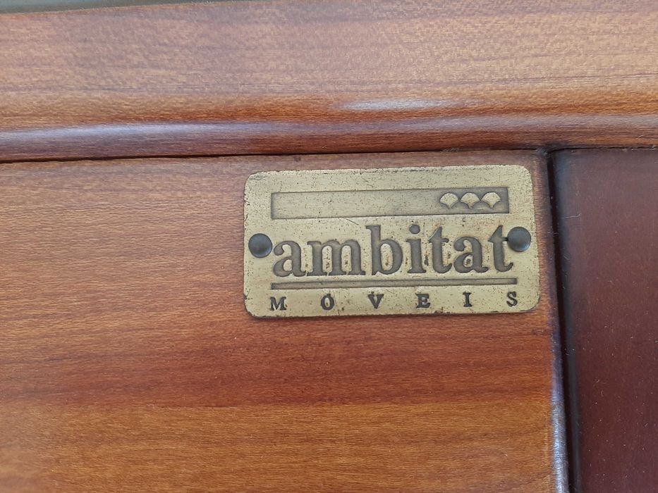 Cristaleira/ Louceiro Ambitat em optimo estado