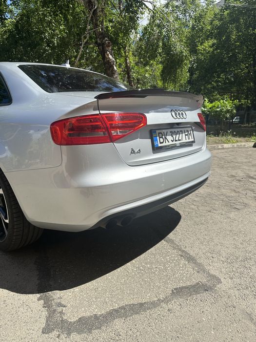 Ауді а4 б8 в гарному стані