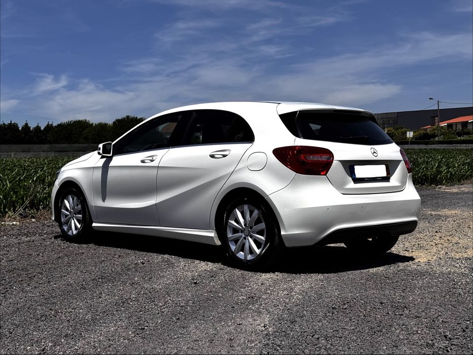 Mercedes-Benz A180 Urban | Abril 2014 | Excelente Estado
