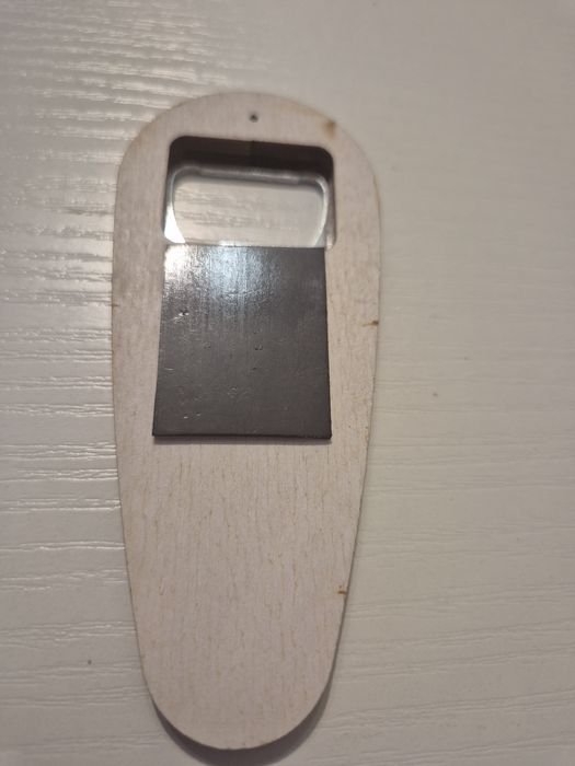 Magnes I otwieracz 2 w 1