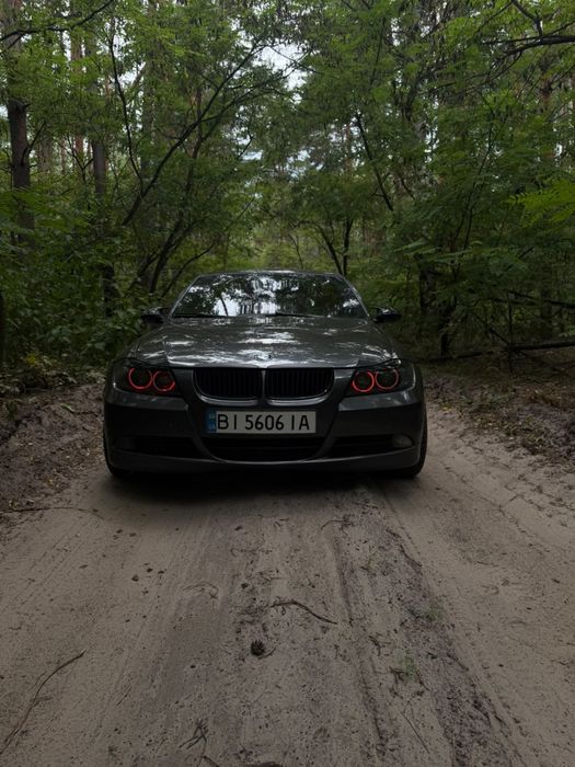 BMW E90 325xi седан автомат 2005