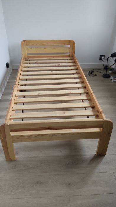 Łóżko 90cm drewniane