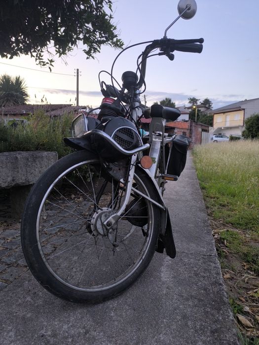 Zündapp 3800 Clássica com Documentos Negociável
