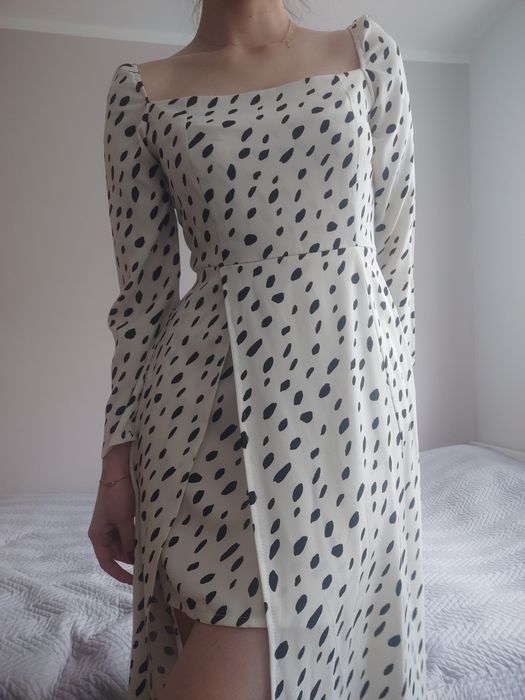 Sukienka czarno biała w kropki 7/8 zwierzęcy wzór panterka