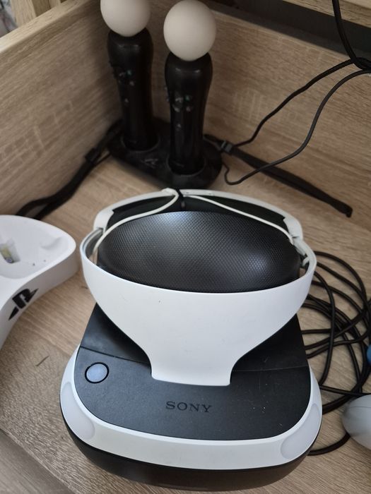PSVR komplet plus PlayStation Move X2 ze stacją ładowania