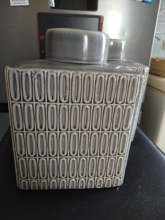 frasco de cerâmica de estilo mid-century