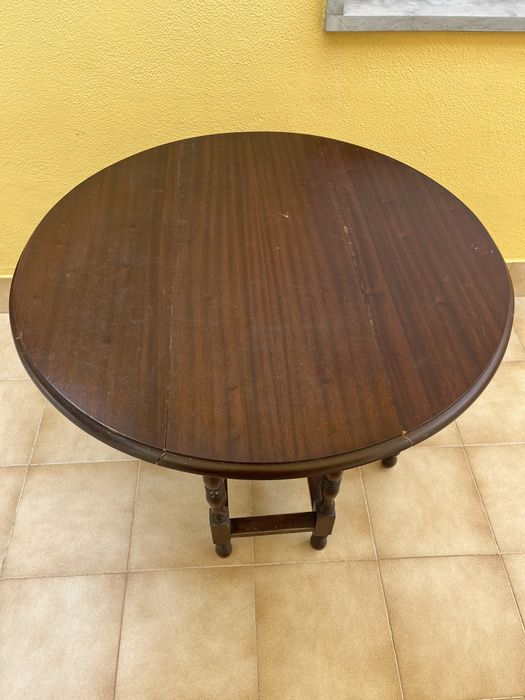 Mesa madeira oval