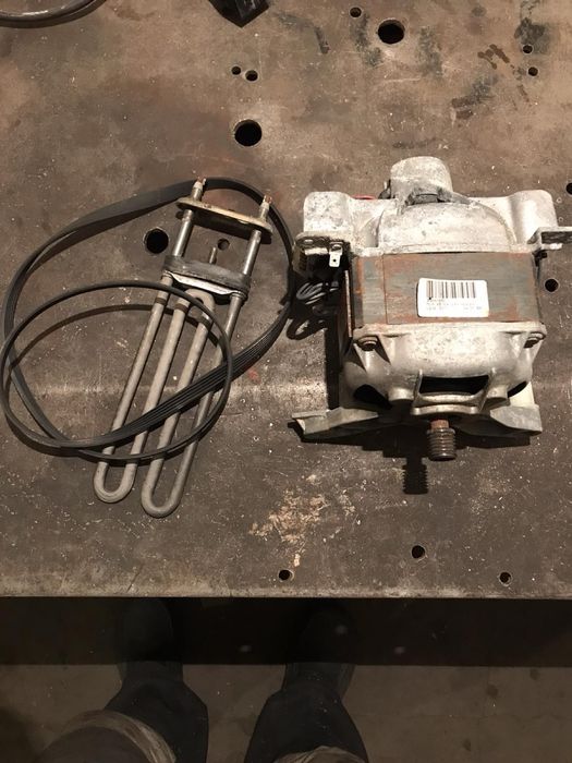 Электродвигатель от стиральной  машины Whirlpool б/у