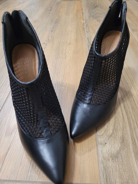 Botki / szpilki marki Kazar rozmiar 37.