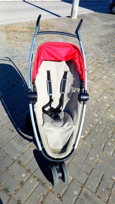Carrinho passeio bebé -Qinny -creme/vermelho