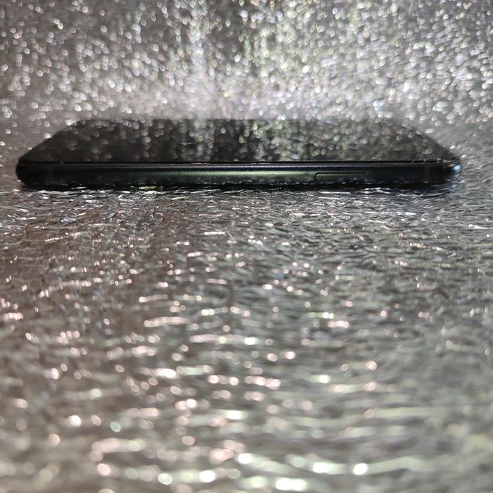Продам Iphone XR неробочий