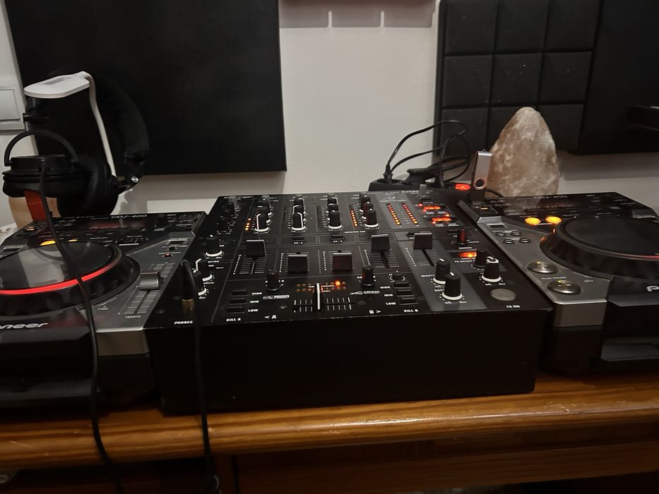 Pioneer CDJ 400 + Behringer DJX 900
