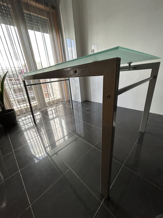 Mesa de cozinha com tampo vidro