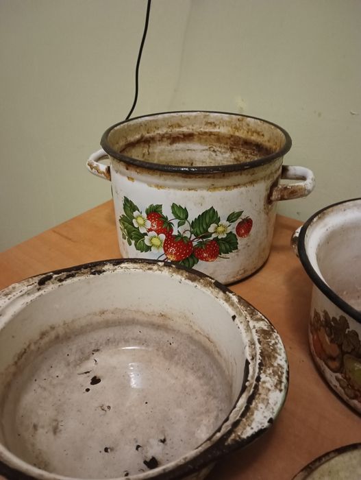 Одним лотом Б.У кастрюльки 3шт