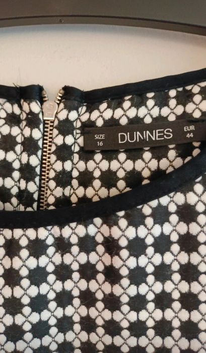 Piękna sukienka 44 Do biura