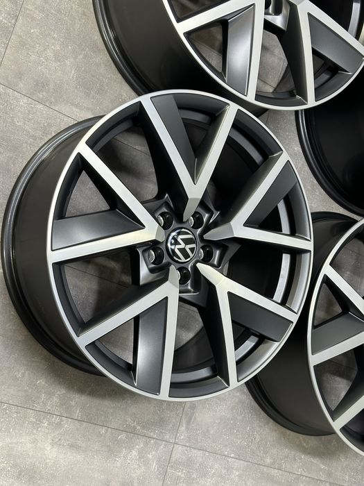Нові оригінальні диски Volkswagen Touareg Braga 5x112 R20. 760601025R