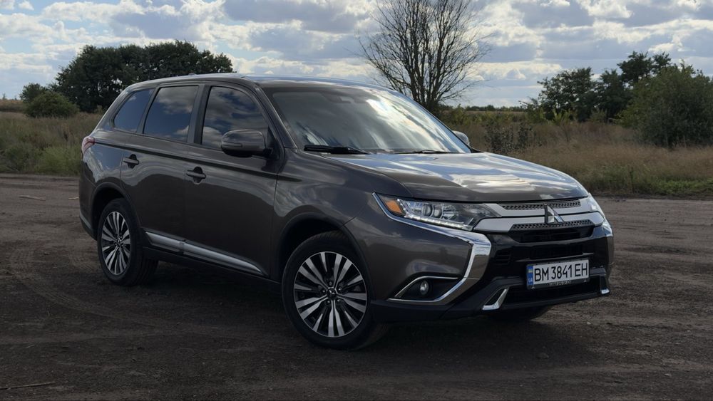 MITSUBISHI Outlander 2019