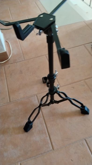 Suporte de tarola da Gear4music e tarola com tamanho  14"/:5.5"