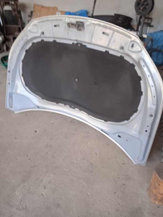 VW Tiguan 2010 maska