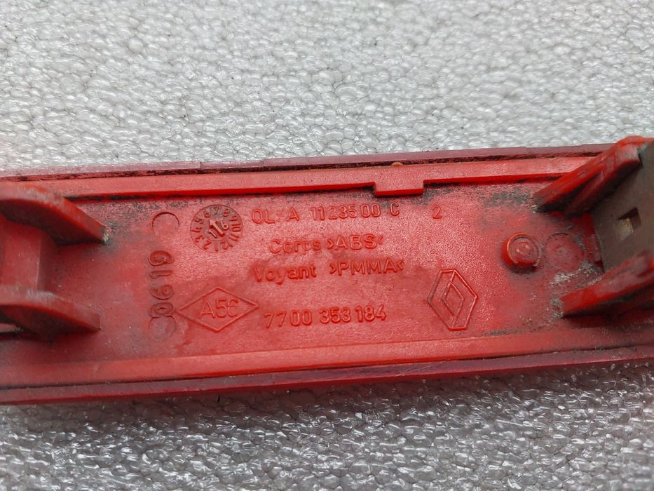 Refletor trás esquerdo RENAULT Trafic III (FG_)