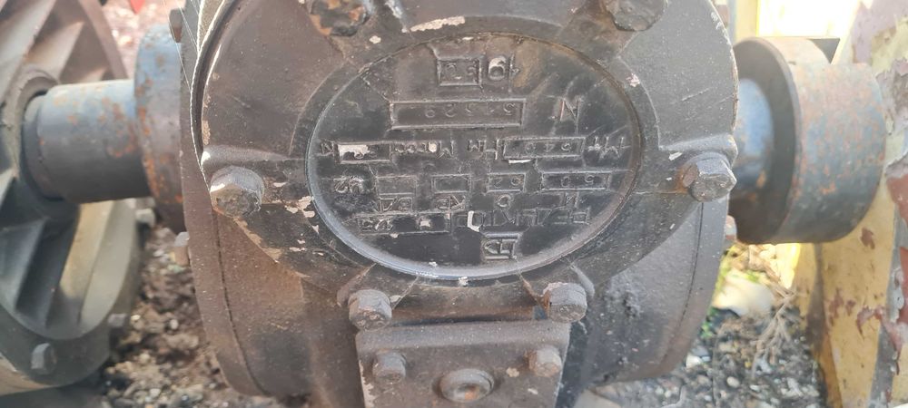 Редуктор  ч125 у2 (и50) (с52) (год 1990) 640нм вес-88кг