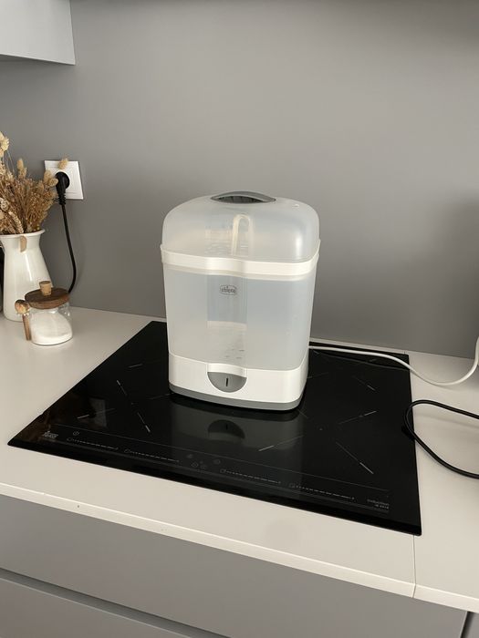 Esterilizador elétrico para biberões da Chicco