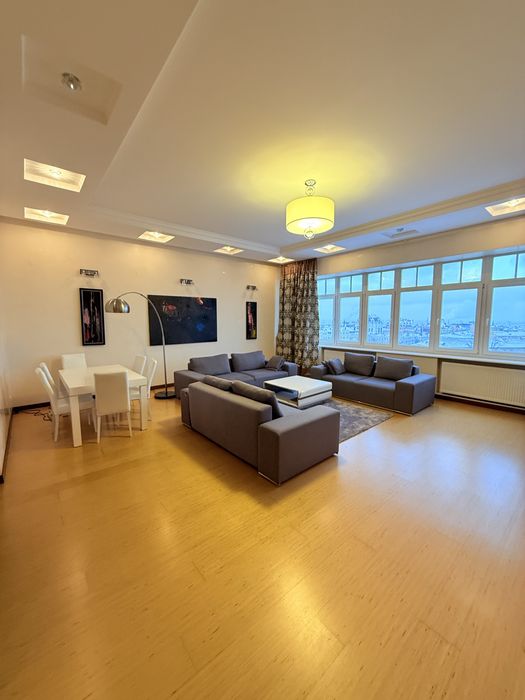 Аренда 4 комнатной кввртиры с видом на Софиевскую площадь, Крещатик