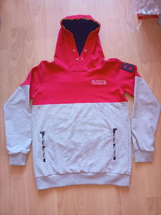 Bluza z kapturem Nowa