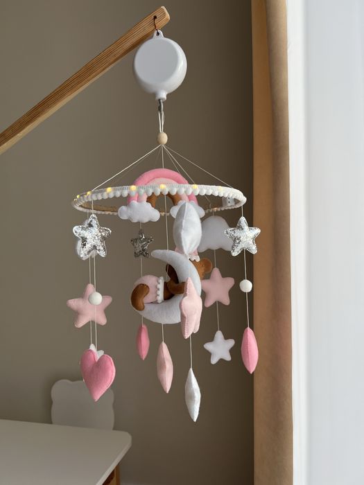 Мобіль в дитяче ліжечко