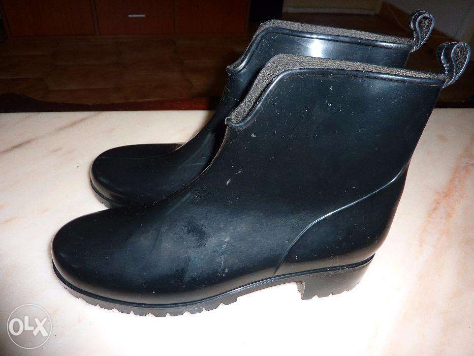 Galochas Pretas Novas nº 38