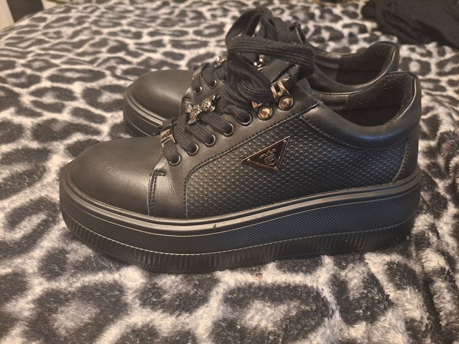 Nowe sneakersy na plaftormie