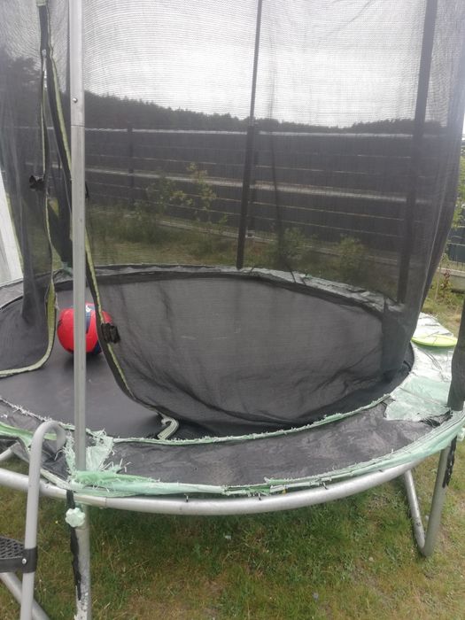 Sprzedam trampoline dla dzieci 305 cm.