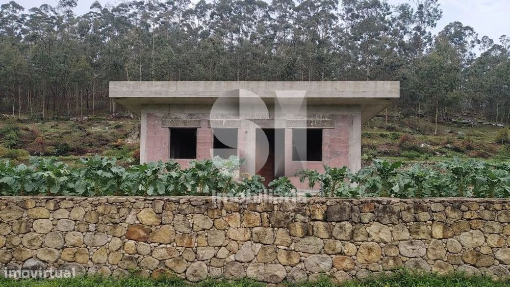 T1, em Construção, Escariz