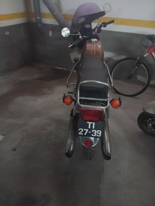 Mota Jawa 350 de 1976