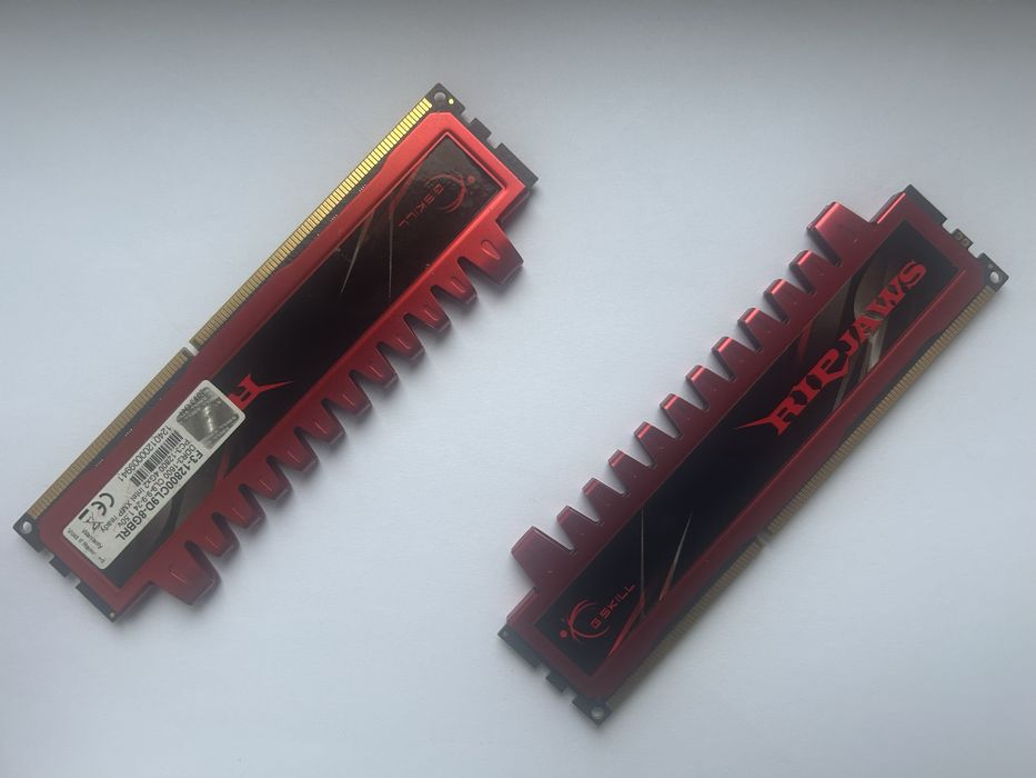 Комплект G skill ripjaws 2*4gb DDR3 1600