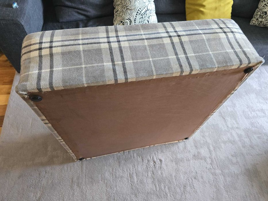 Pouf de apoio ao sofá