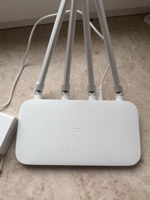 Продається роутер mi router 4c