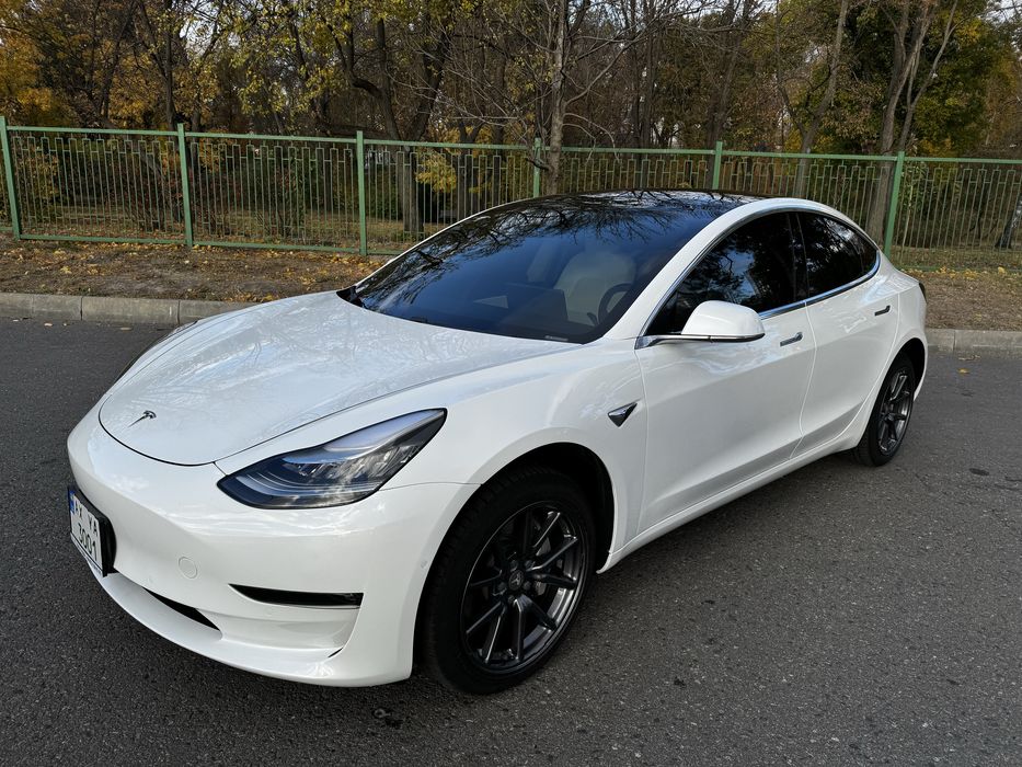 Аренда Tesla Model 3