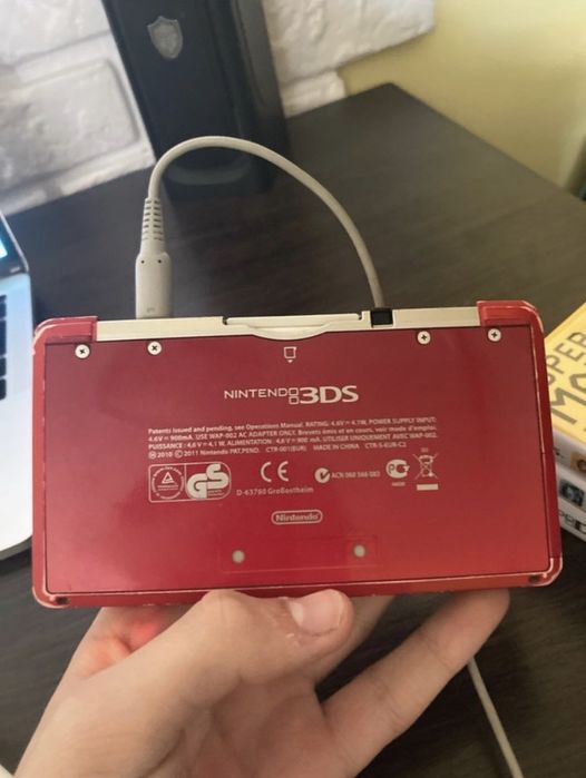 Nintendo 3ds + ladowarka i karta sd 64gb