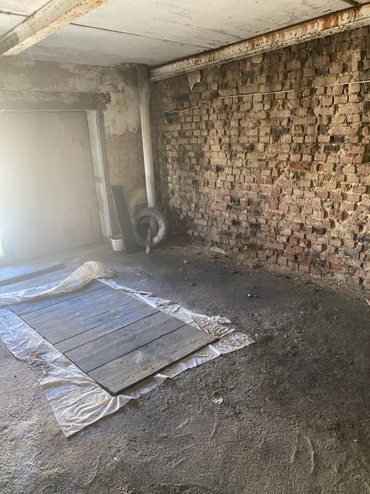 Продаю капітальний гараж з підвалом( 5х4)