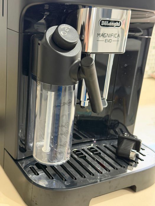 Máquina Café Delonghi Magnifica EVO
