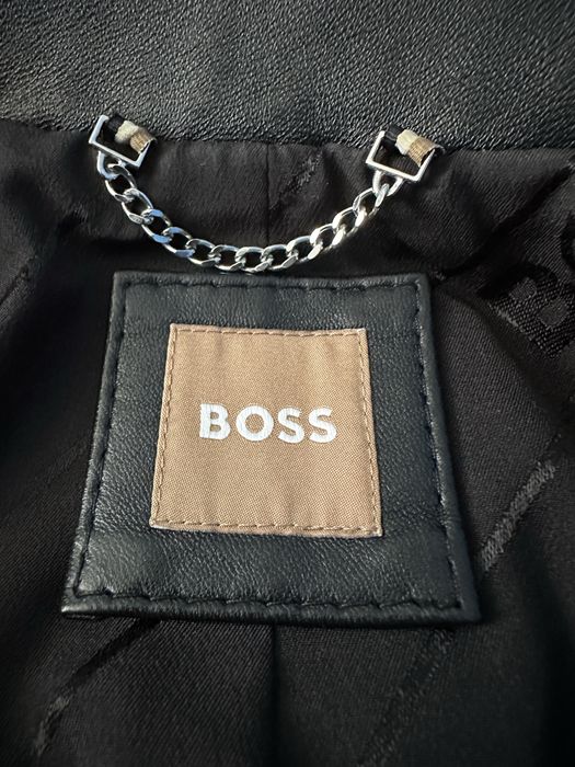 Hugo Boss шкіряна куртка жіноча оригінал s