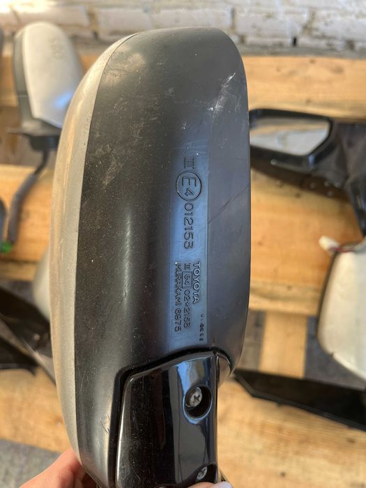 Дзеркало бічне зеркало боковое Toyota Avensis Verso Тойота 2001-2009