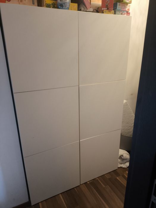 Dwa słupki Ikea besta