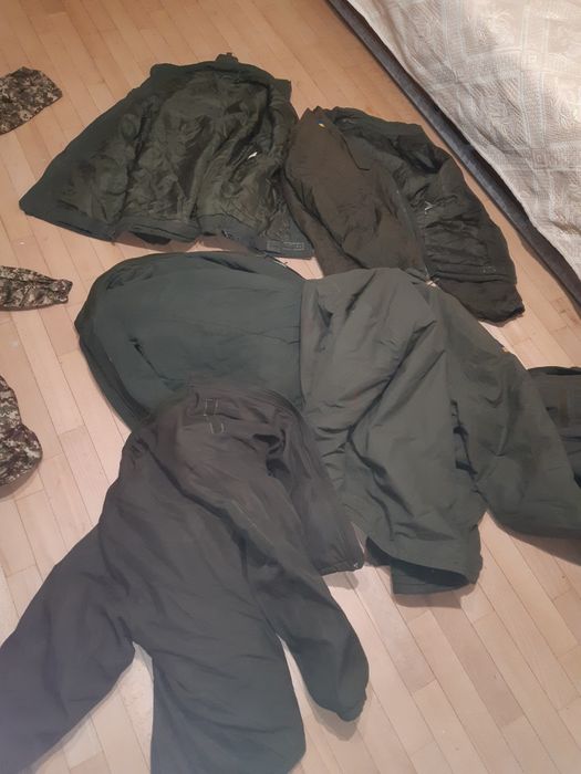 Є куртки підстьожки