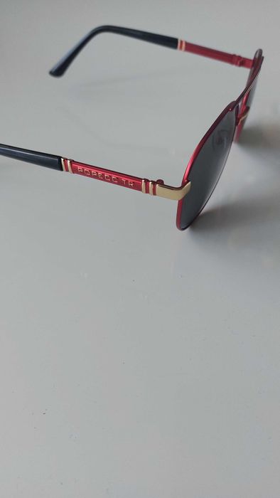 Nowoczesne okulary przeciwsłoneczne Czerwono-czarne i czarne dwie pary