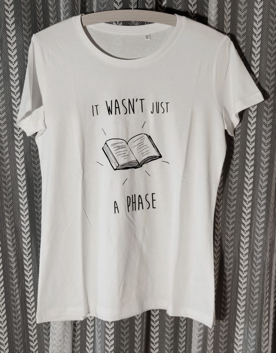 T-shirts "Não Era Apenas Uma Fase" brancas mulher II