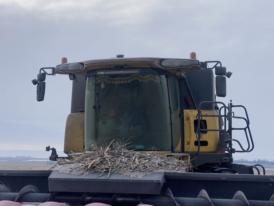 Комбайн New Holland CX 8080. Ню Холанд 8080. Комбайн.